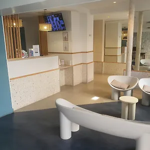 Hotel Hipotel Pere-lachaise Republique, Paris