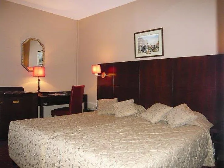 Hotel Paris Rivoli 3*,